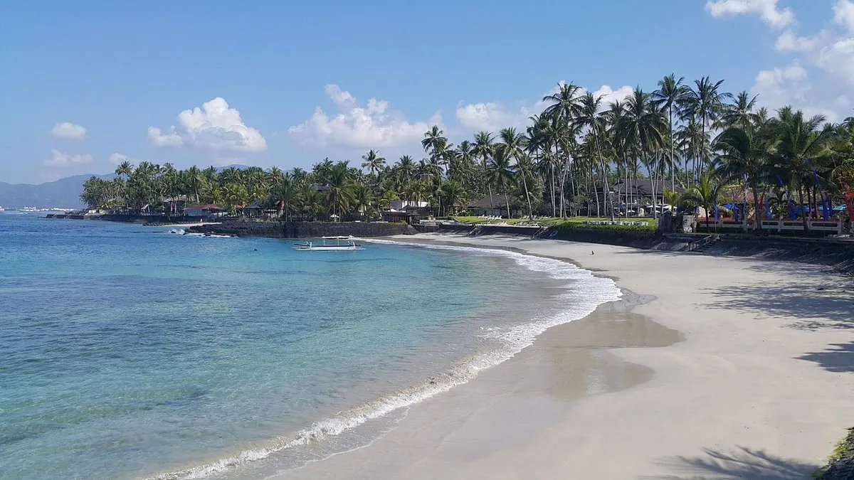 Candidasa beach